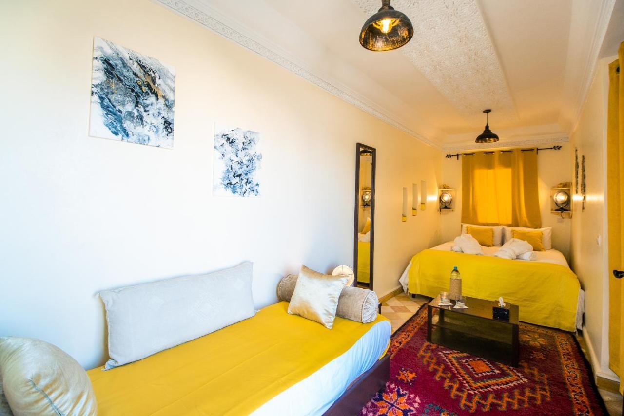 Arthouse Cinema Hotel Szavíra Kültér fotó