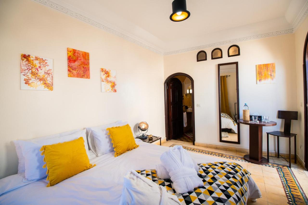 Arthouse Cinema Hotel Szavíra Kültér fotó